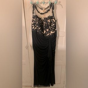 Decode black and nude lace evening gown - size 18